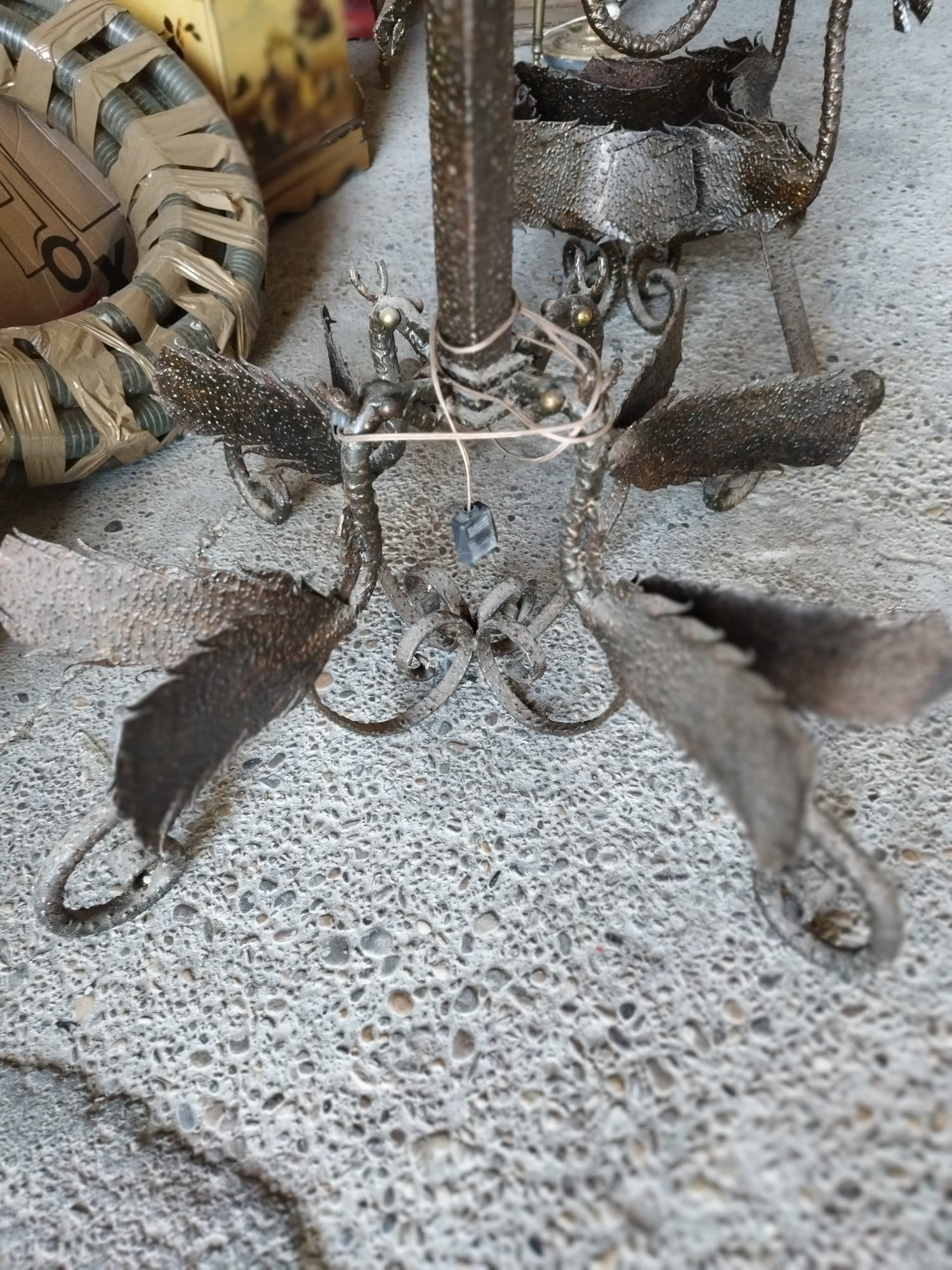 Lote de lampara y mesa de forja
