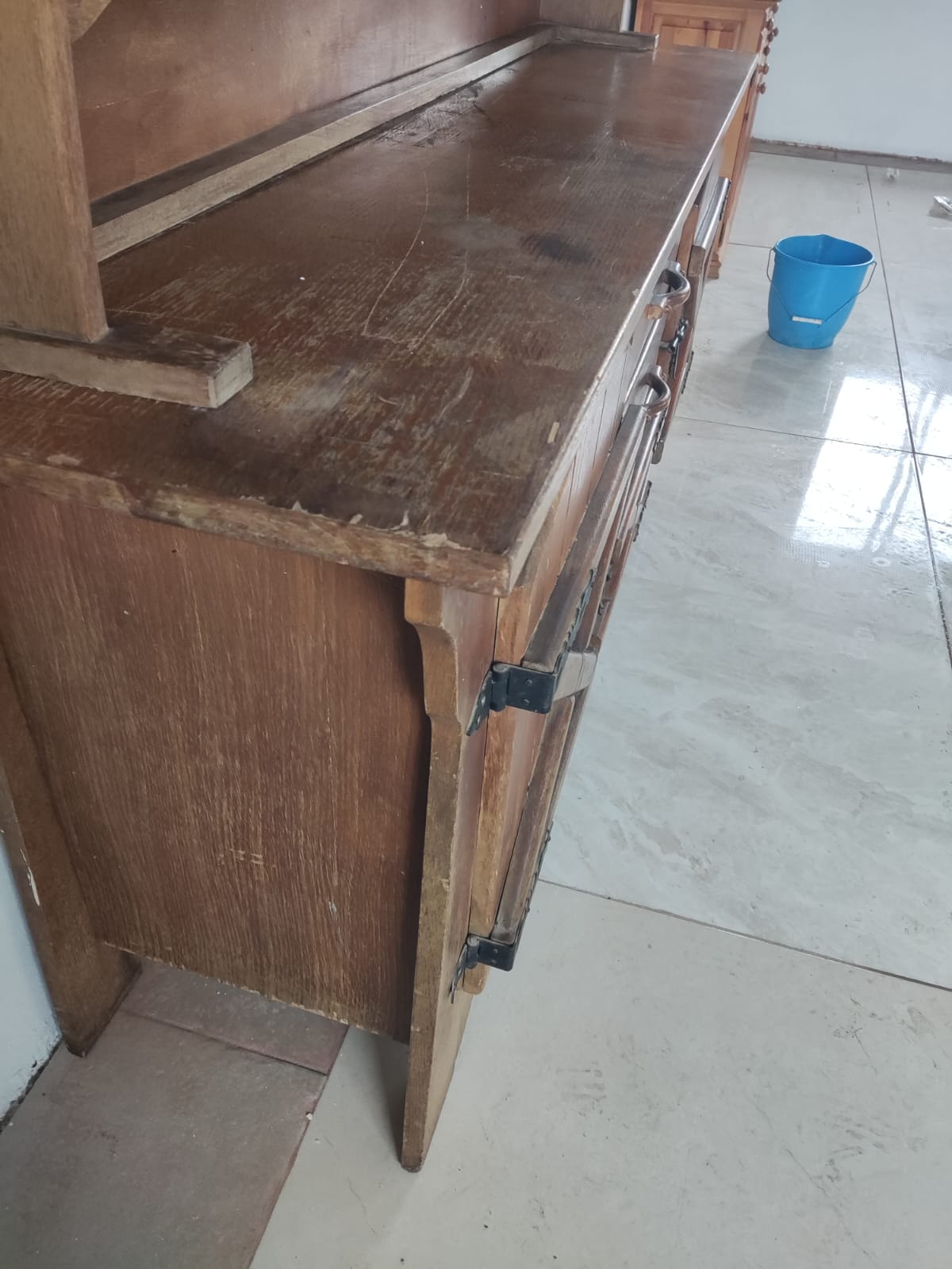 Mueble de madera rustica