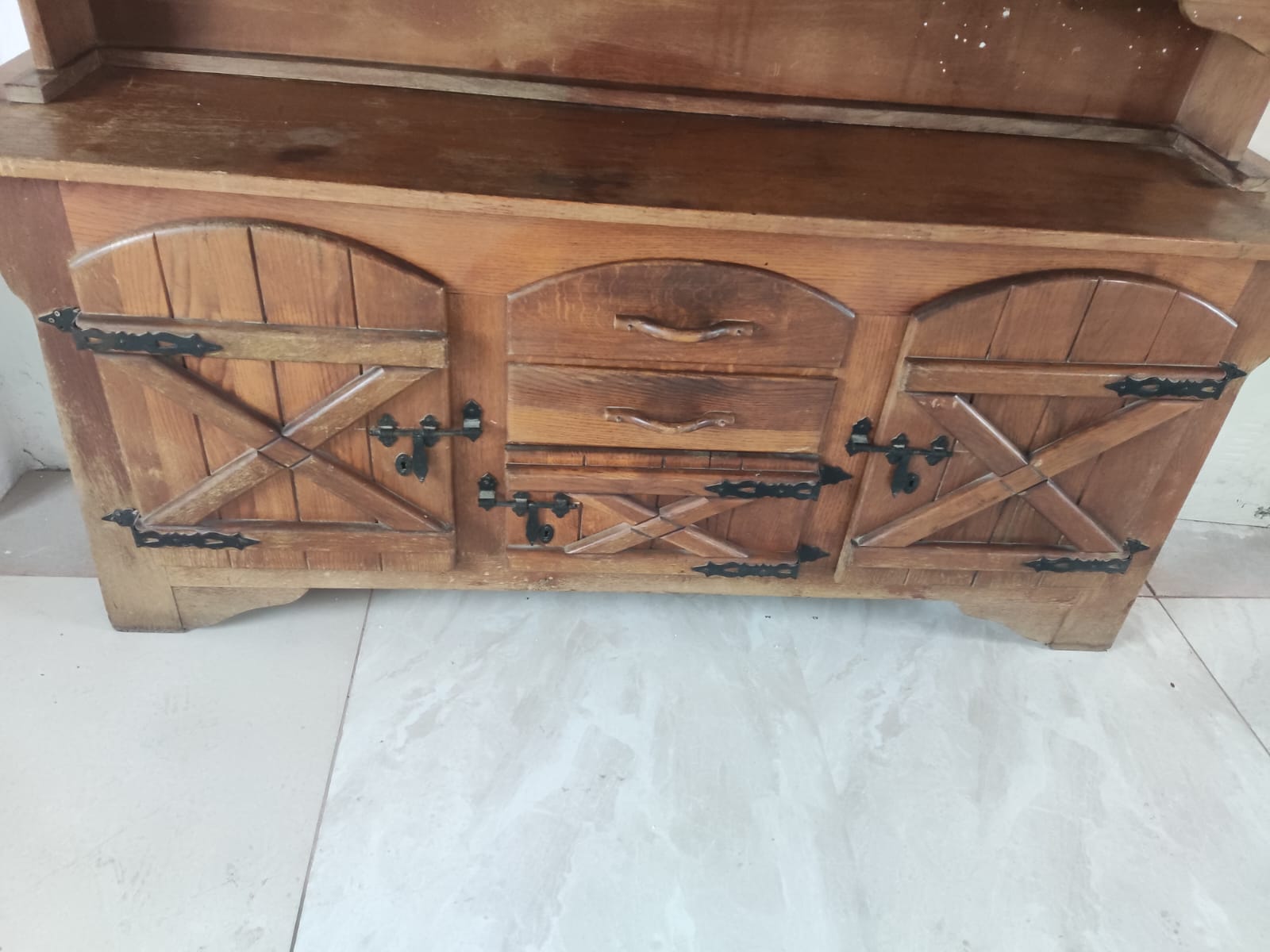 Mueble de madera rustica