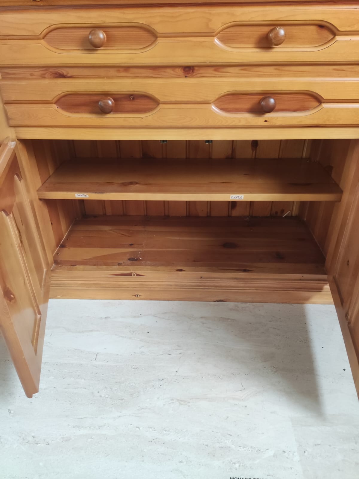Mueble de madera