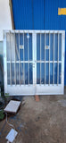 Puerta de aluminio doble