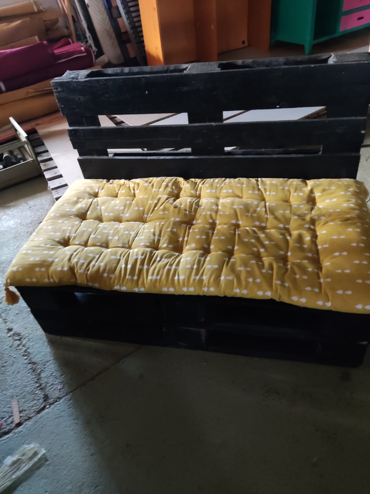 Asientos rústicos de pallet