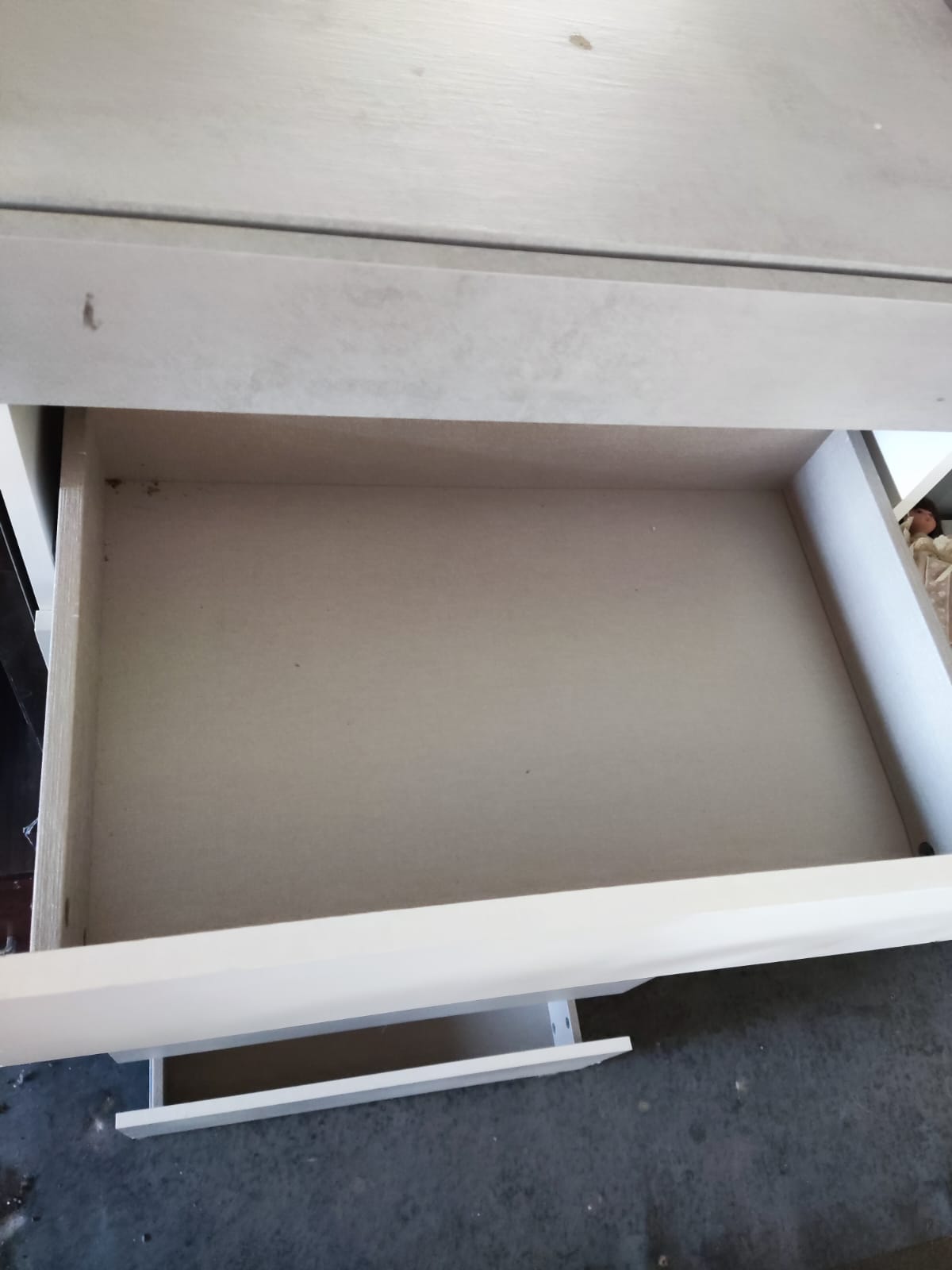 Mueble cajonero de madera