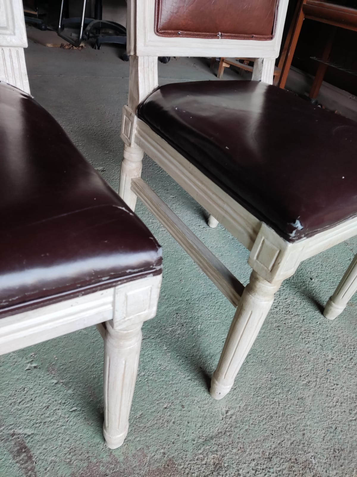 Silla de madera y polipiel