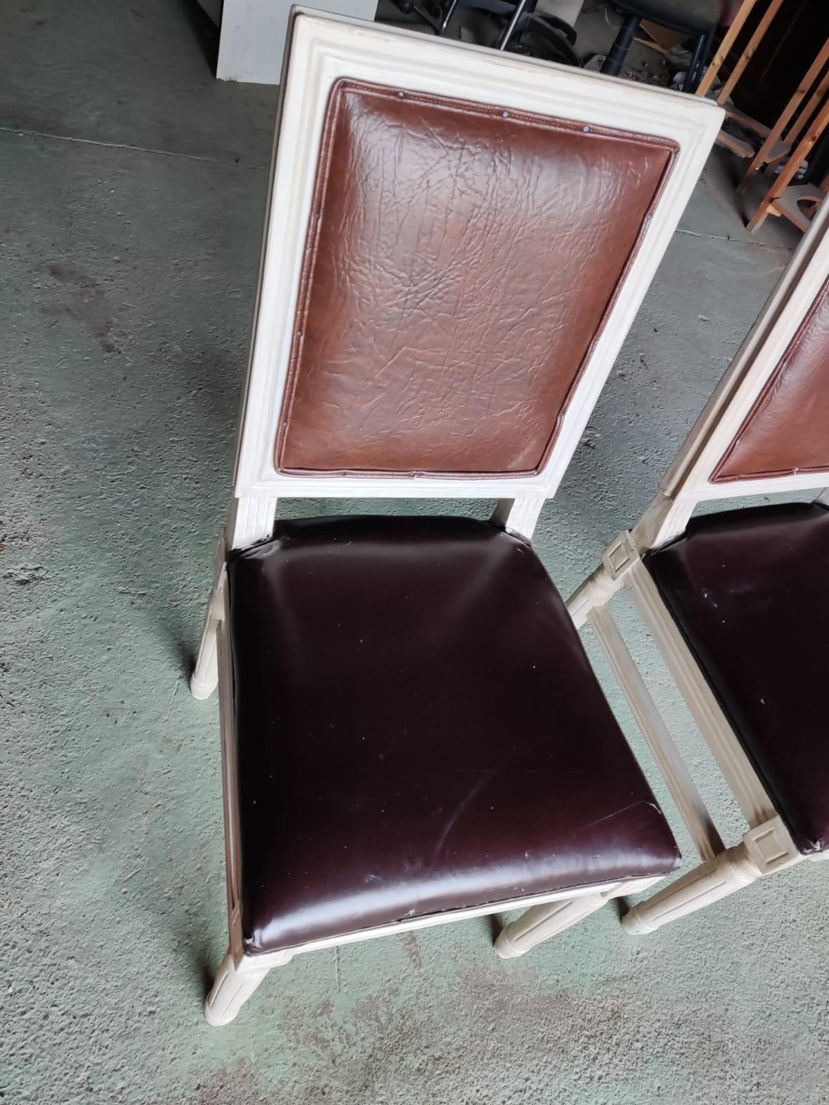 Silla de madera y polipiel
