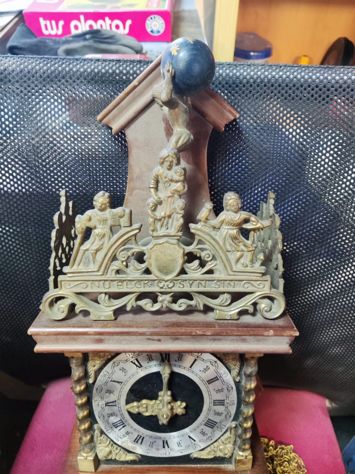 Reloj antiguo holandés  / cuco
