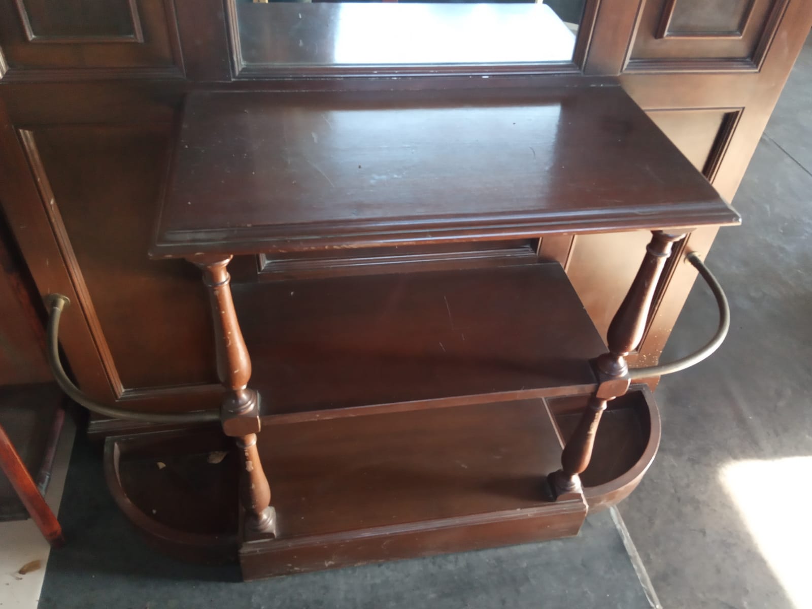 Recibidor de entrada de madera